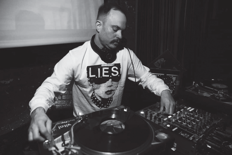 Artist Series - Justin Aulis Long