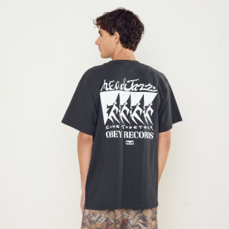 Obey - T-shirt avec imprimé logo large dans le dos - Noir | ASOS Obey - T-shirt avec imprimé logo large dans le dos - Noir | ASOS