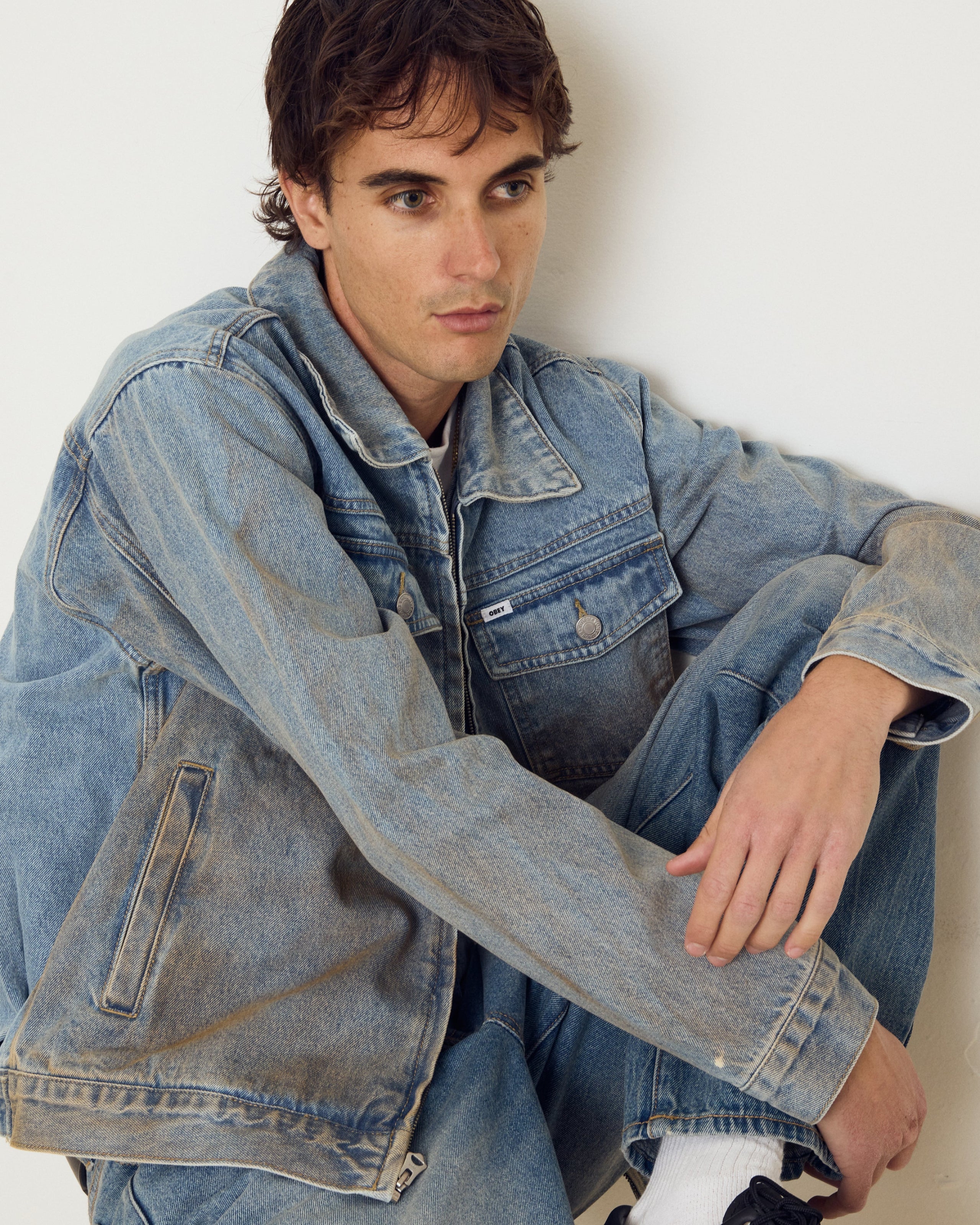 obey base trucker jacket heavy vintage light indigo (zoomed)