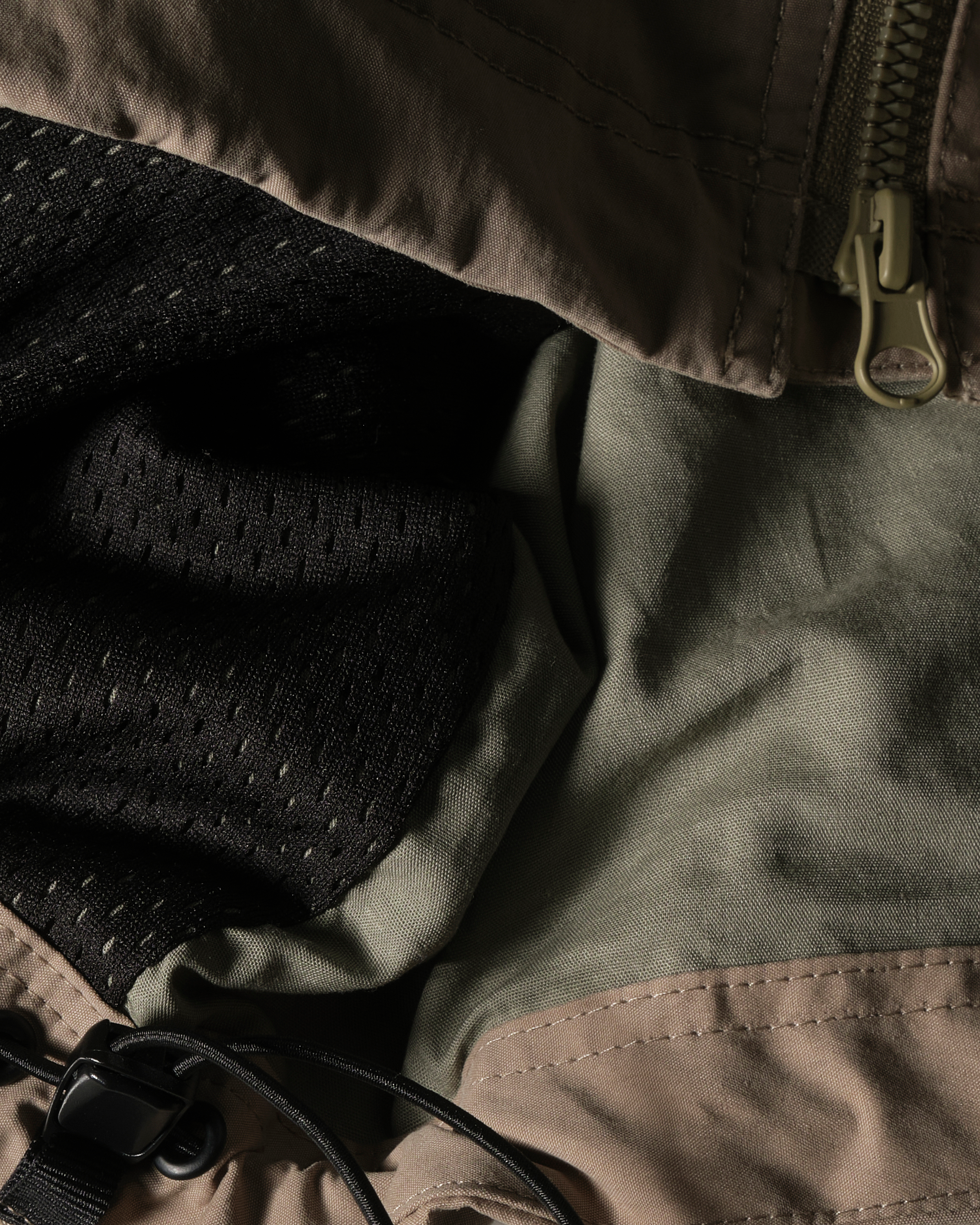 obey sota shell jacket mermaid (zoomed)