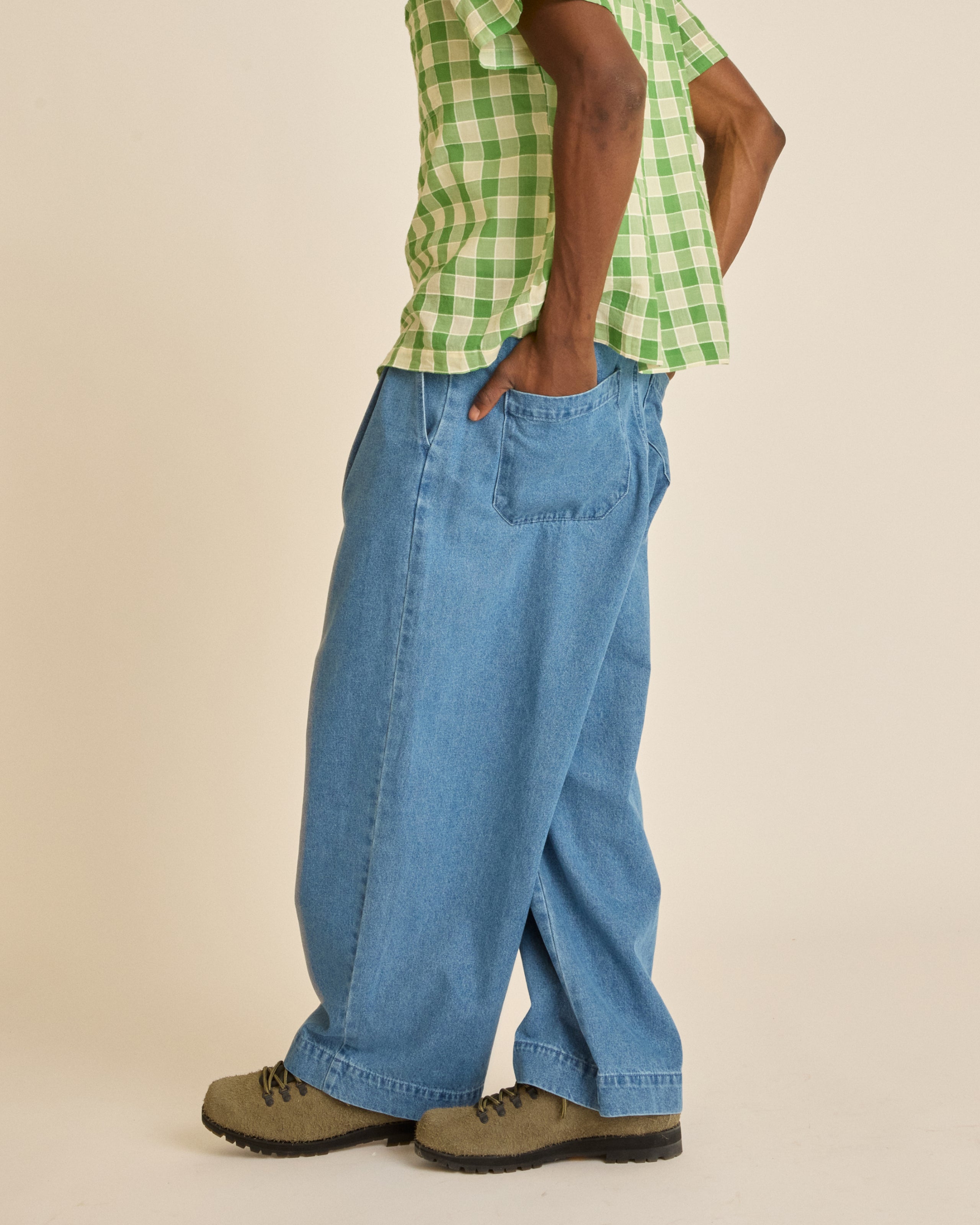 OLIVER DENIM PLEATED PANT (zoomed)