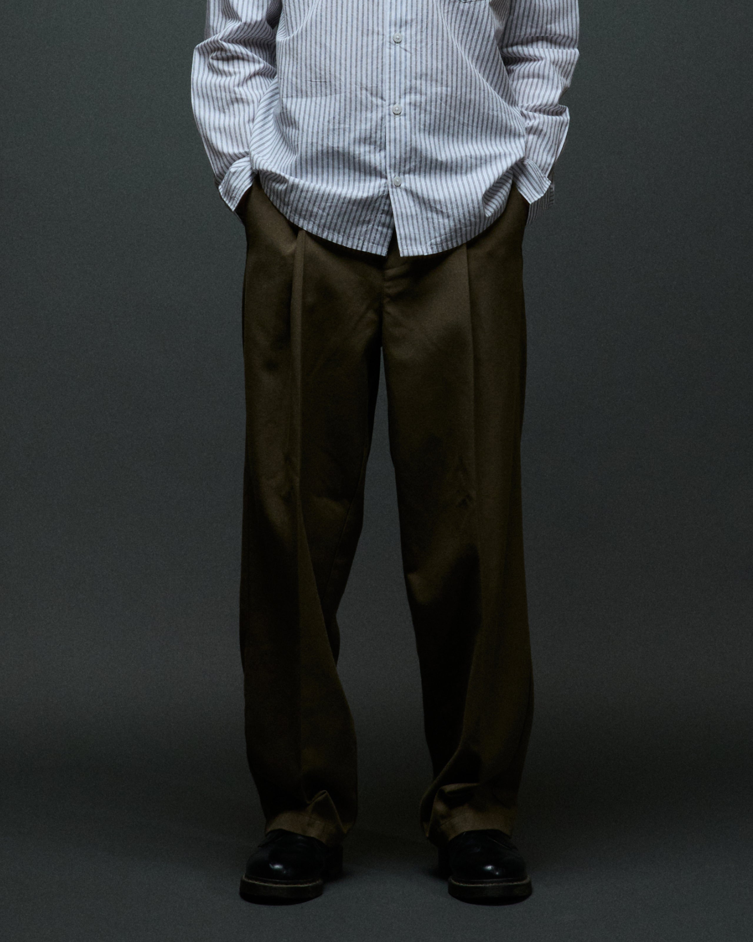 obey-dean-pleated-pant-stone-gray (zoomed)