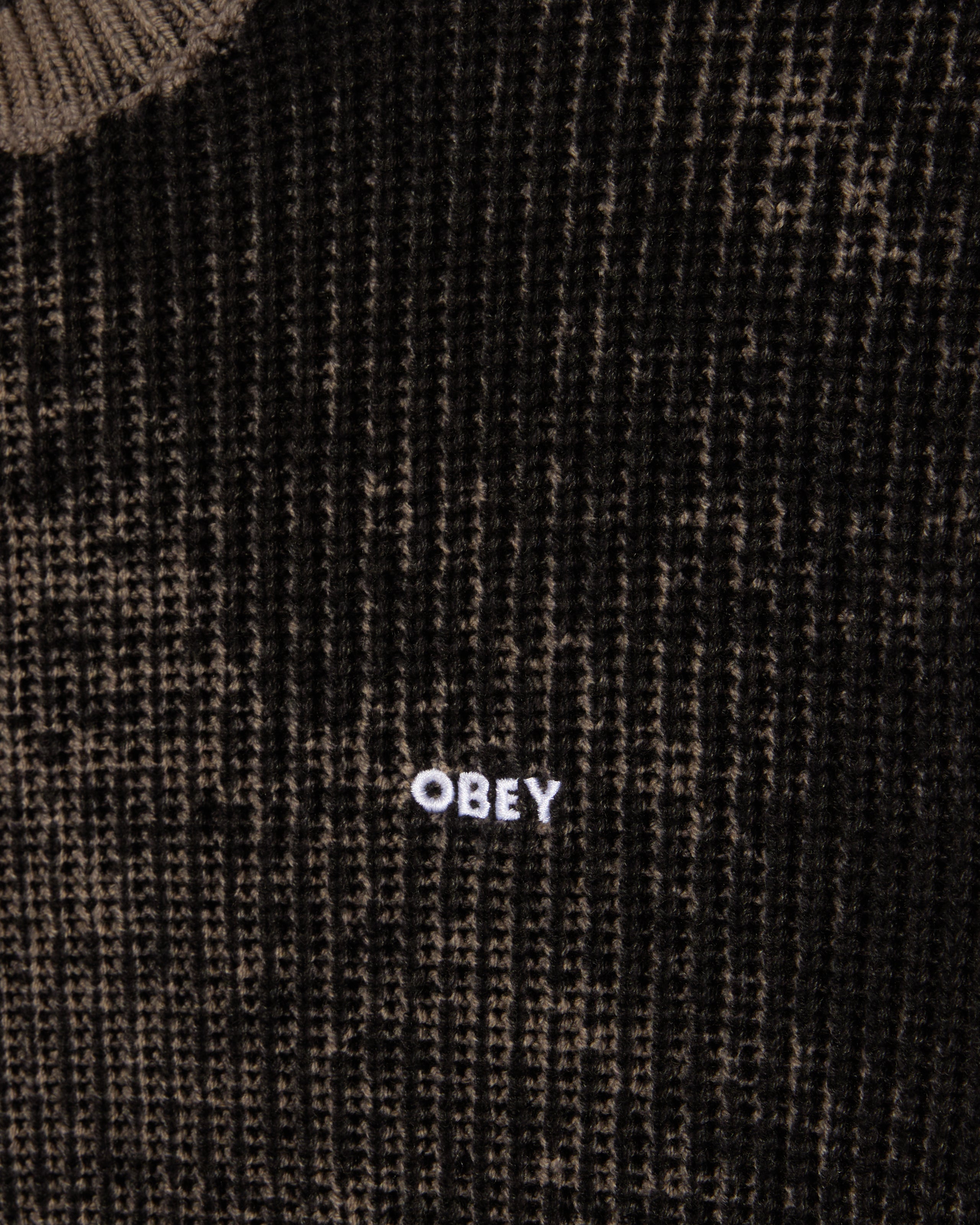 OBEY SPRAY EFFECT SWEATER (zoomed)