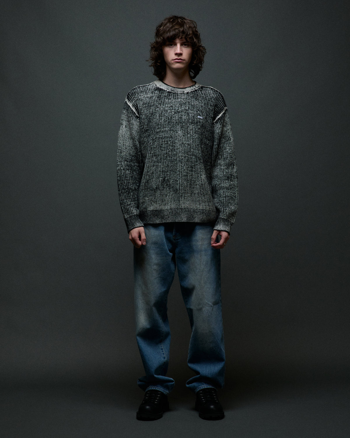 obey-spray-effect-sweater-dark-black-multi (zoomed)