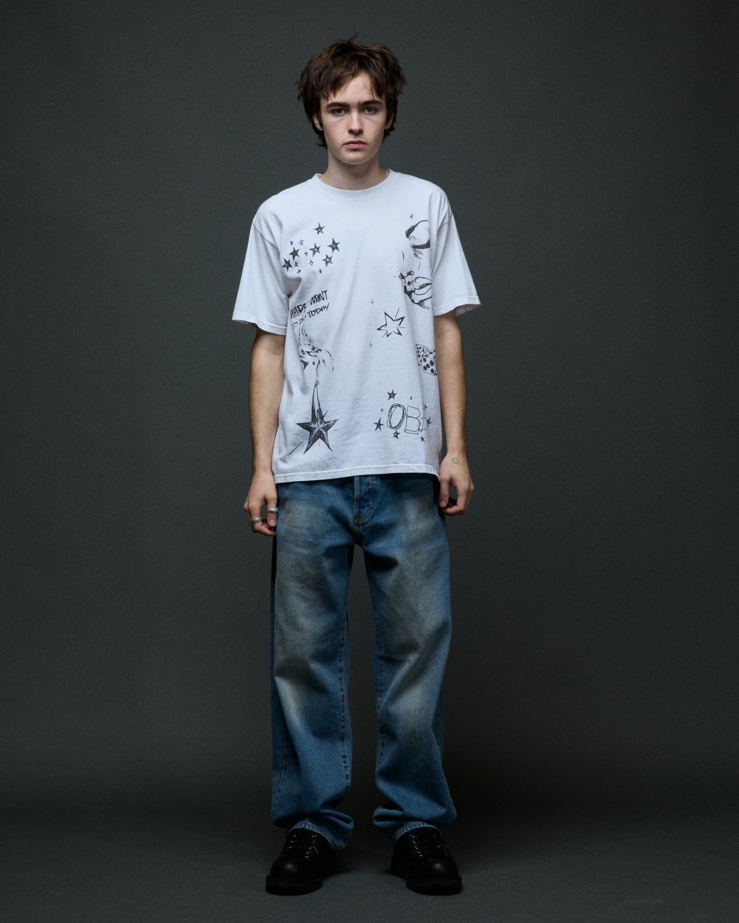 obey-dreams-oversized-t-shirt-white (zoomed)