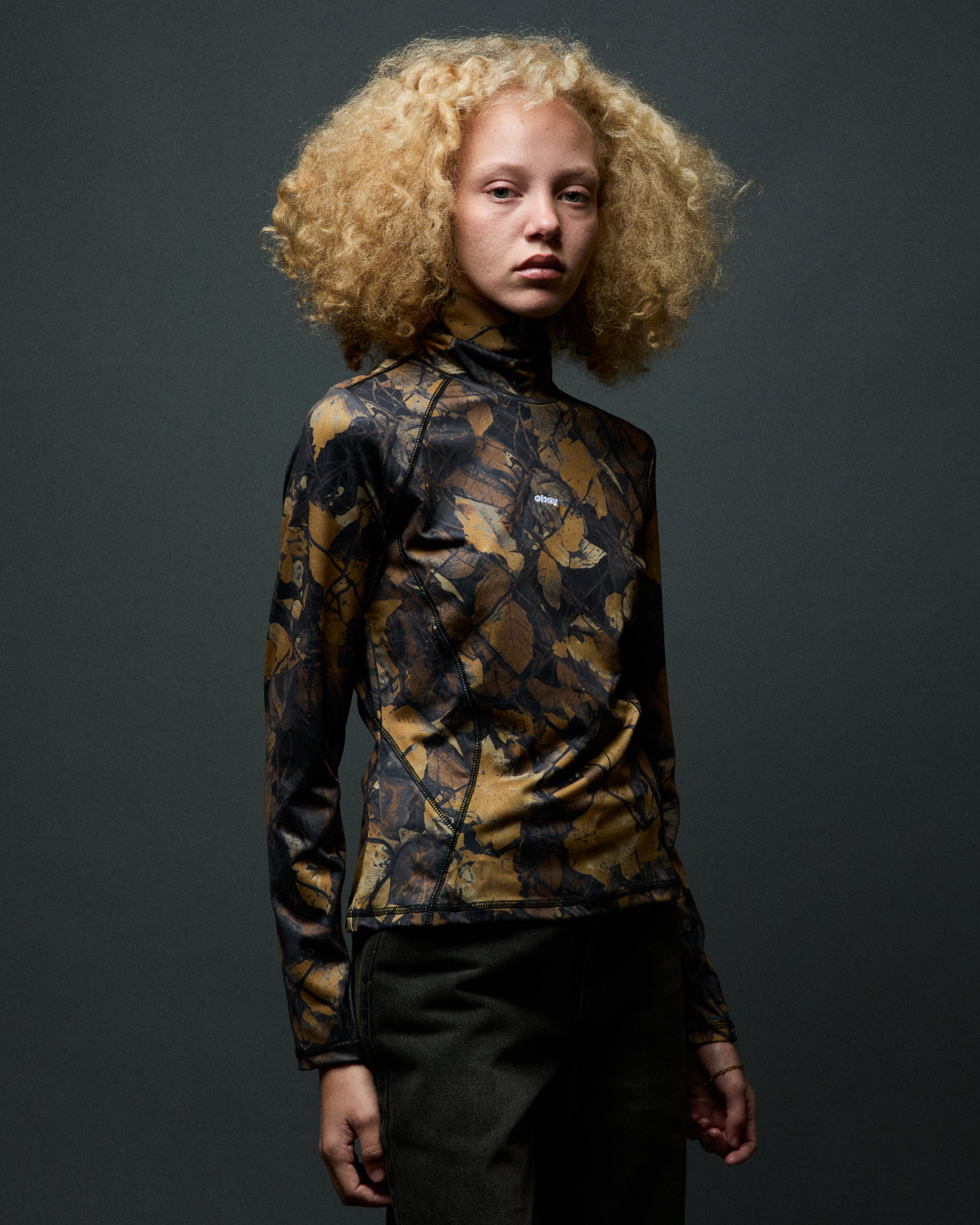 obey-nalia-turtle-neck-dark-fence-camo (zoomed)