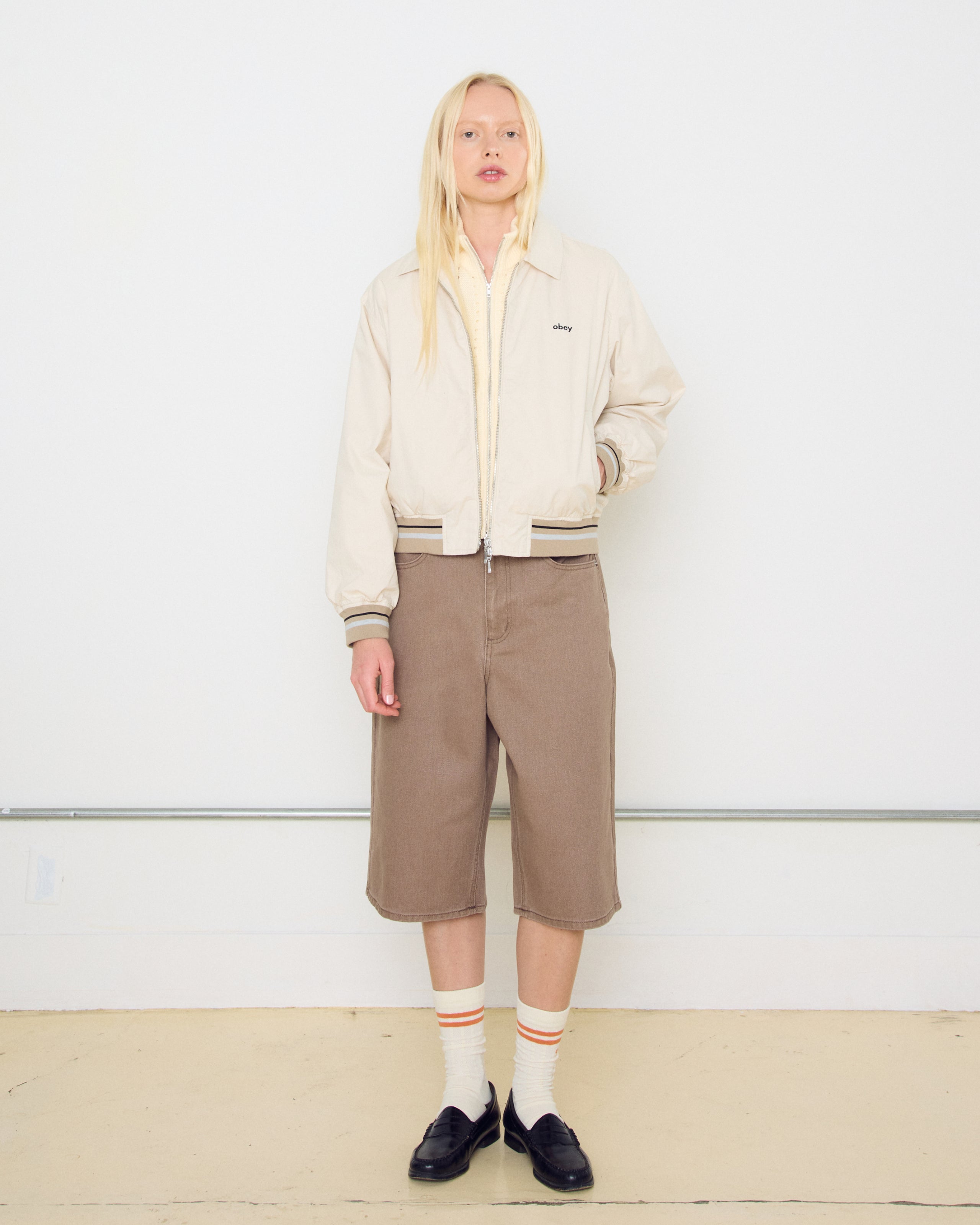 obey-karina-long-denim-short-walnut (zoomed)