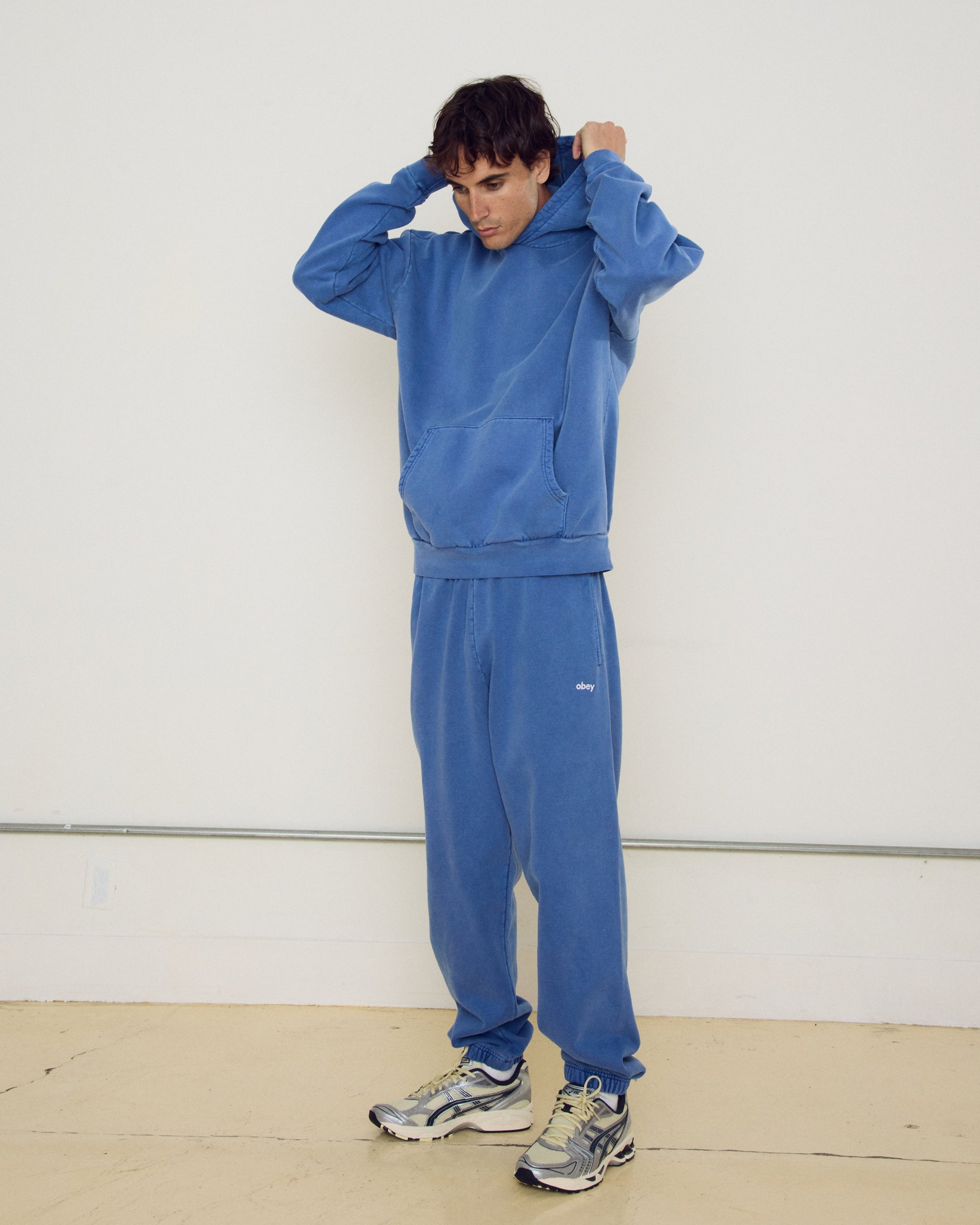 obey-lowercase-pigment-pullover-pigment-electric-indigo (zoomed)