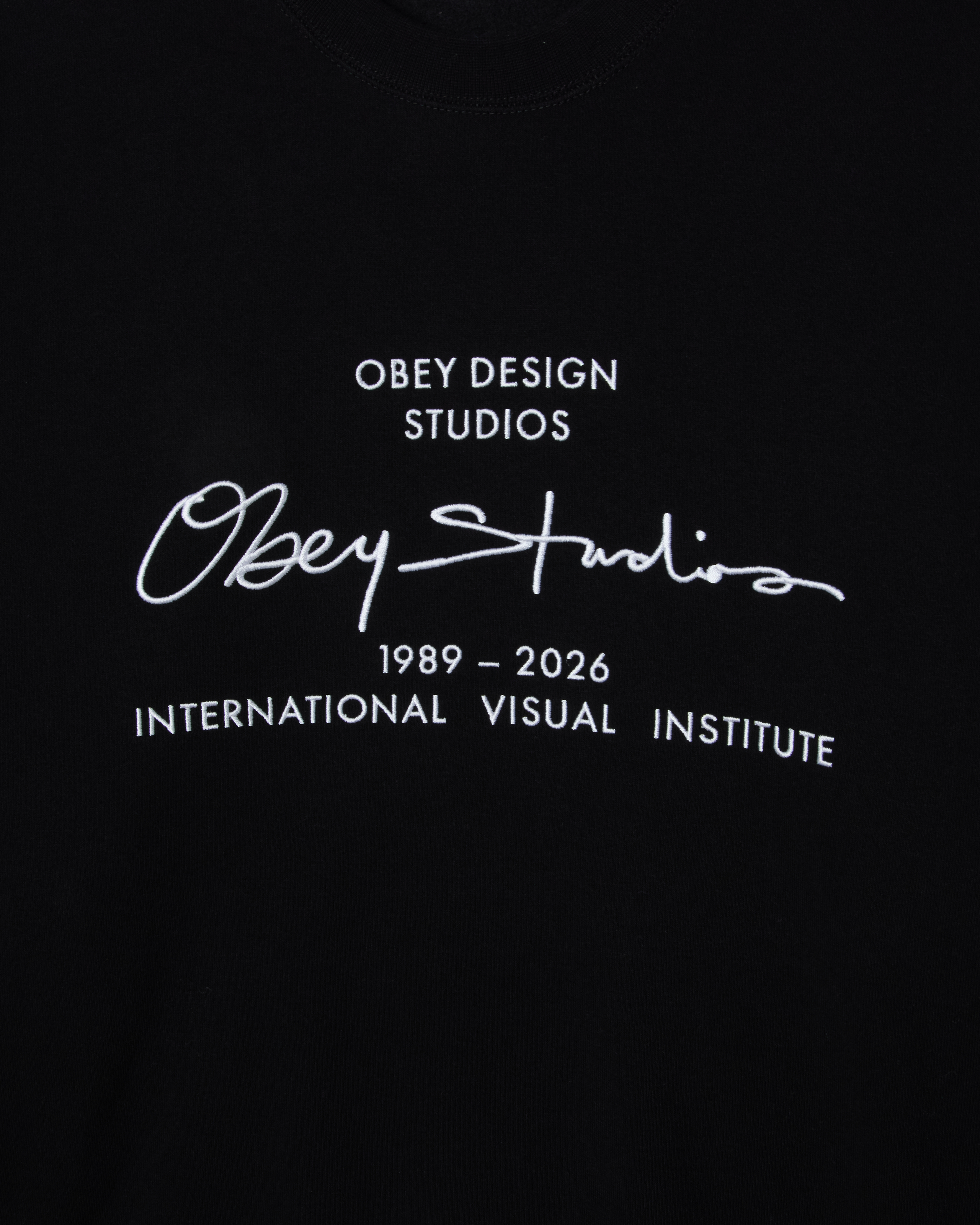 obey-signature-crewneck-black (zoomed)