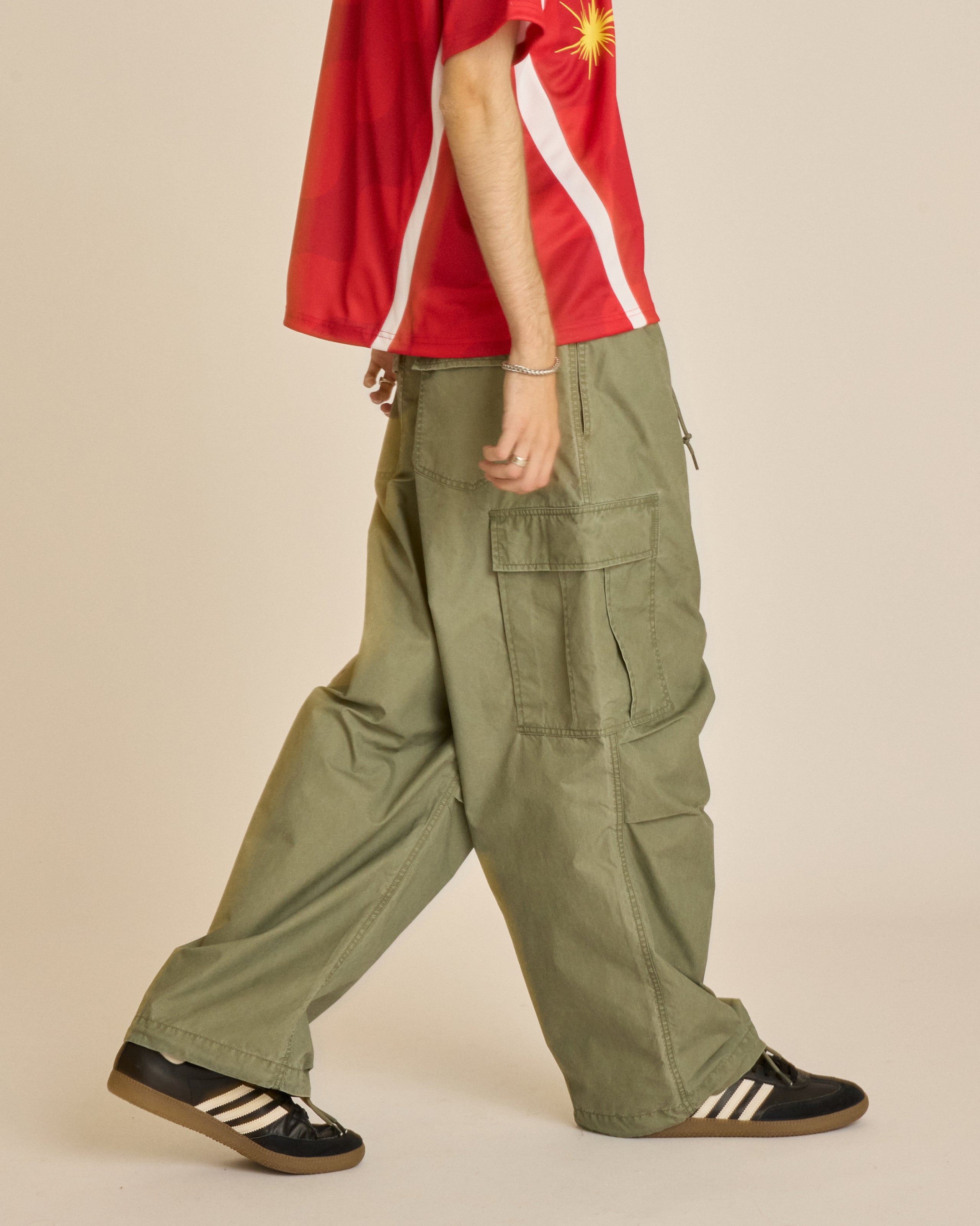 GIANT CARGO PANT (zoomed)
