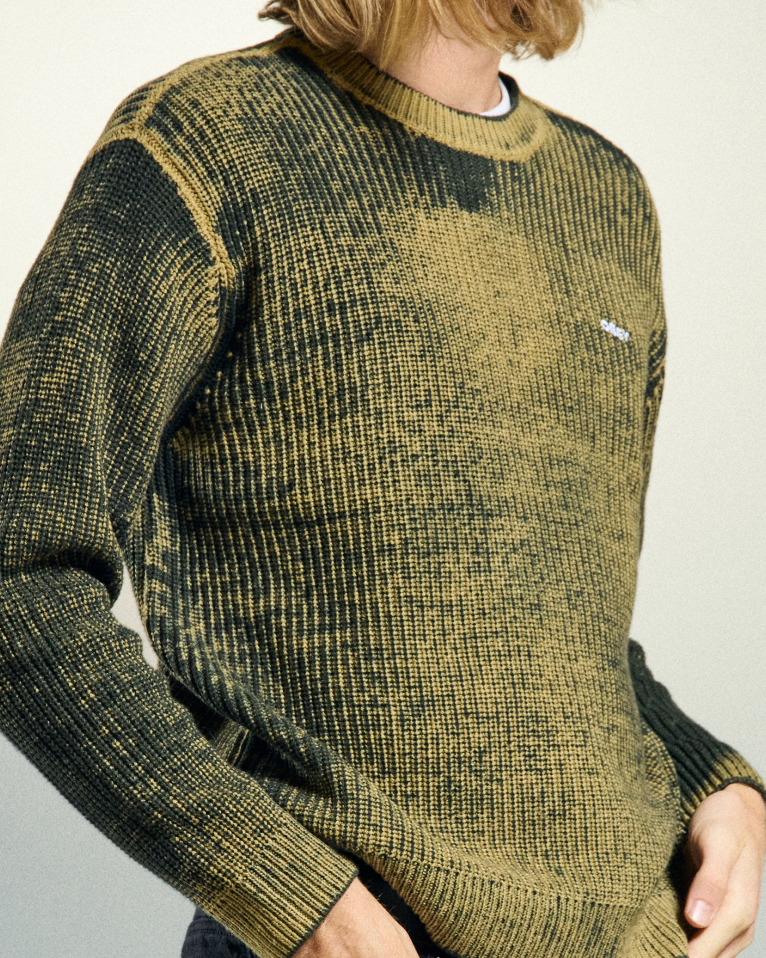 SPRAY EFFECT SWEATER (zoomed)