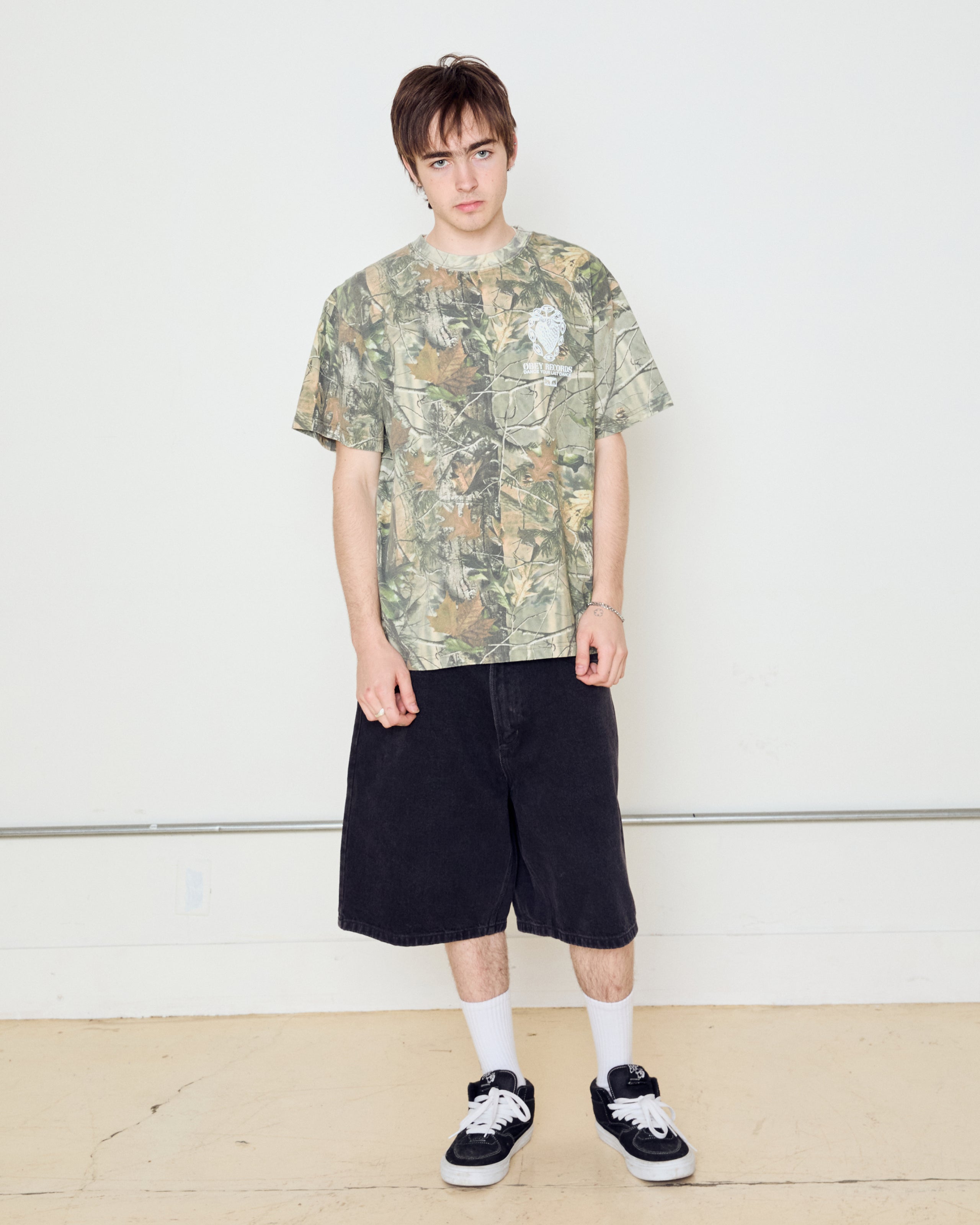 obey garden heavyweight t-shirt leaf camo (zoomed)