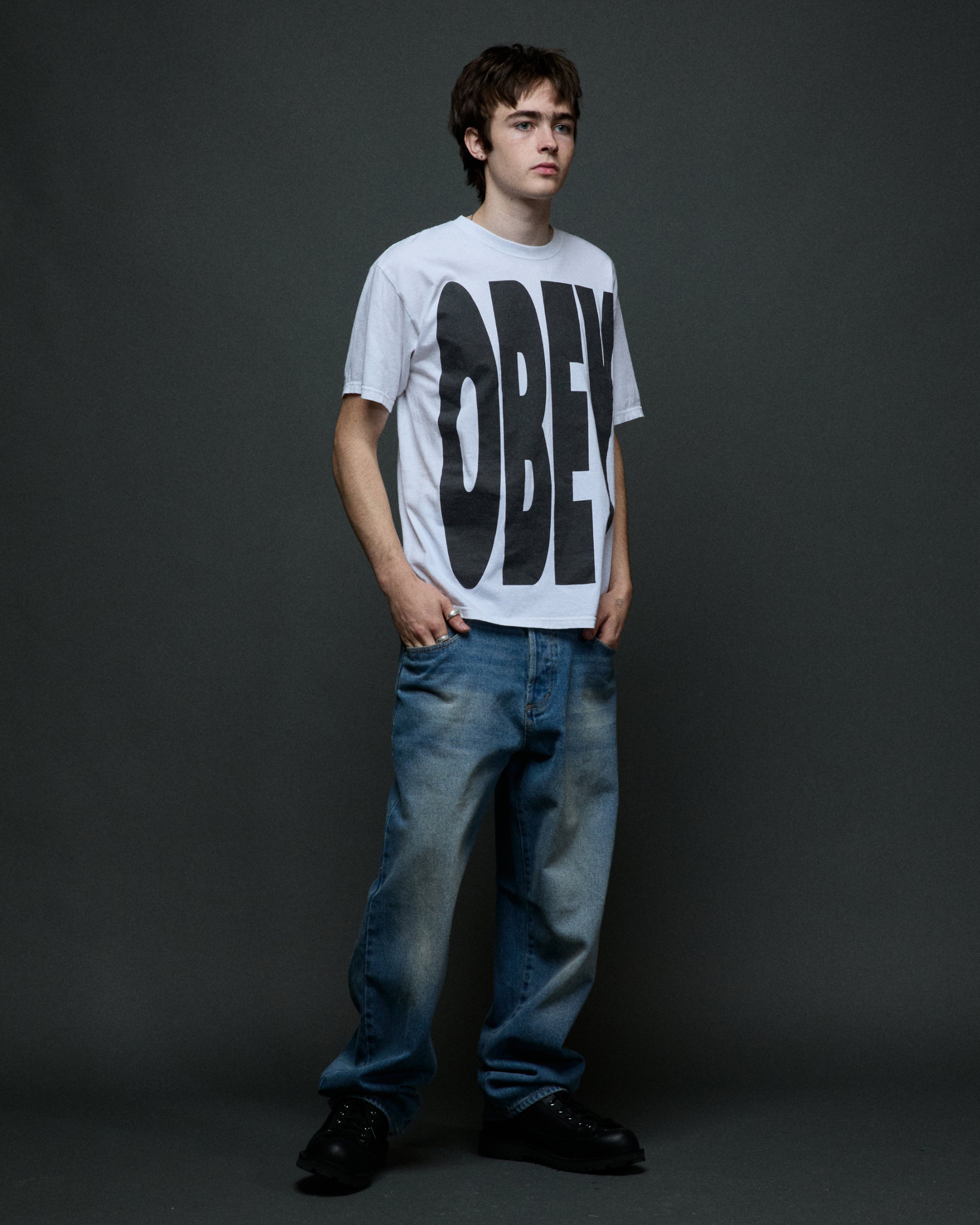 obey-extended-oversized-t-shirt-white (zoomed)