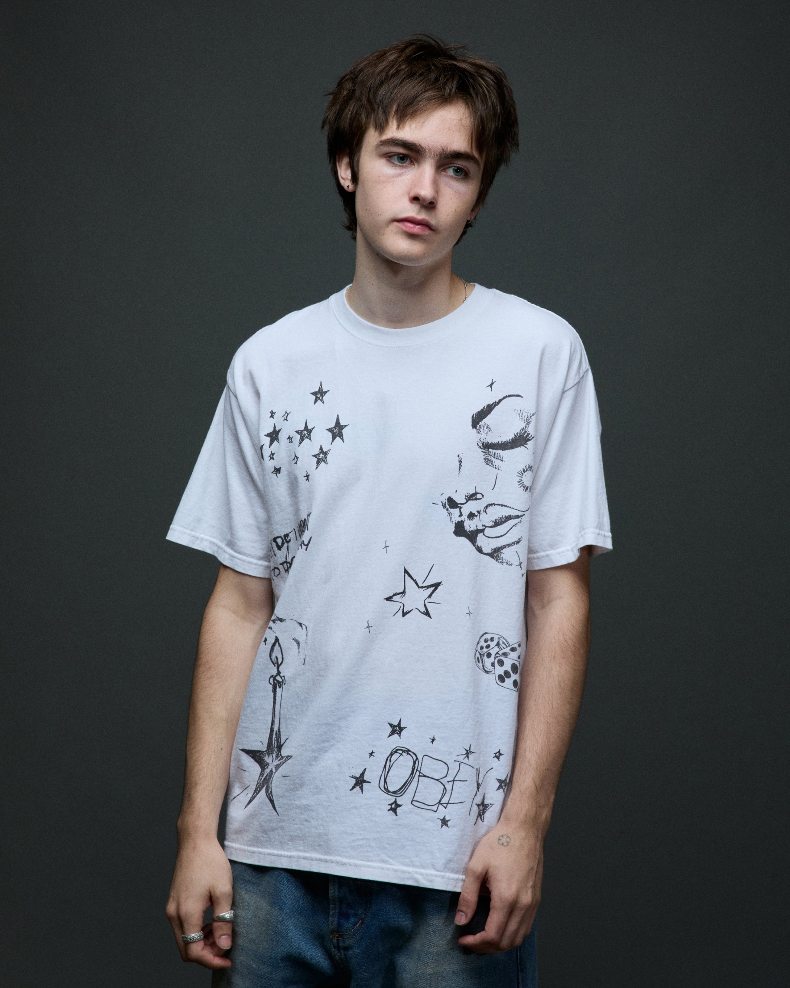 obey-dreams-oversized-t-shirt-white (zoomed)