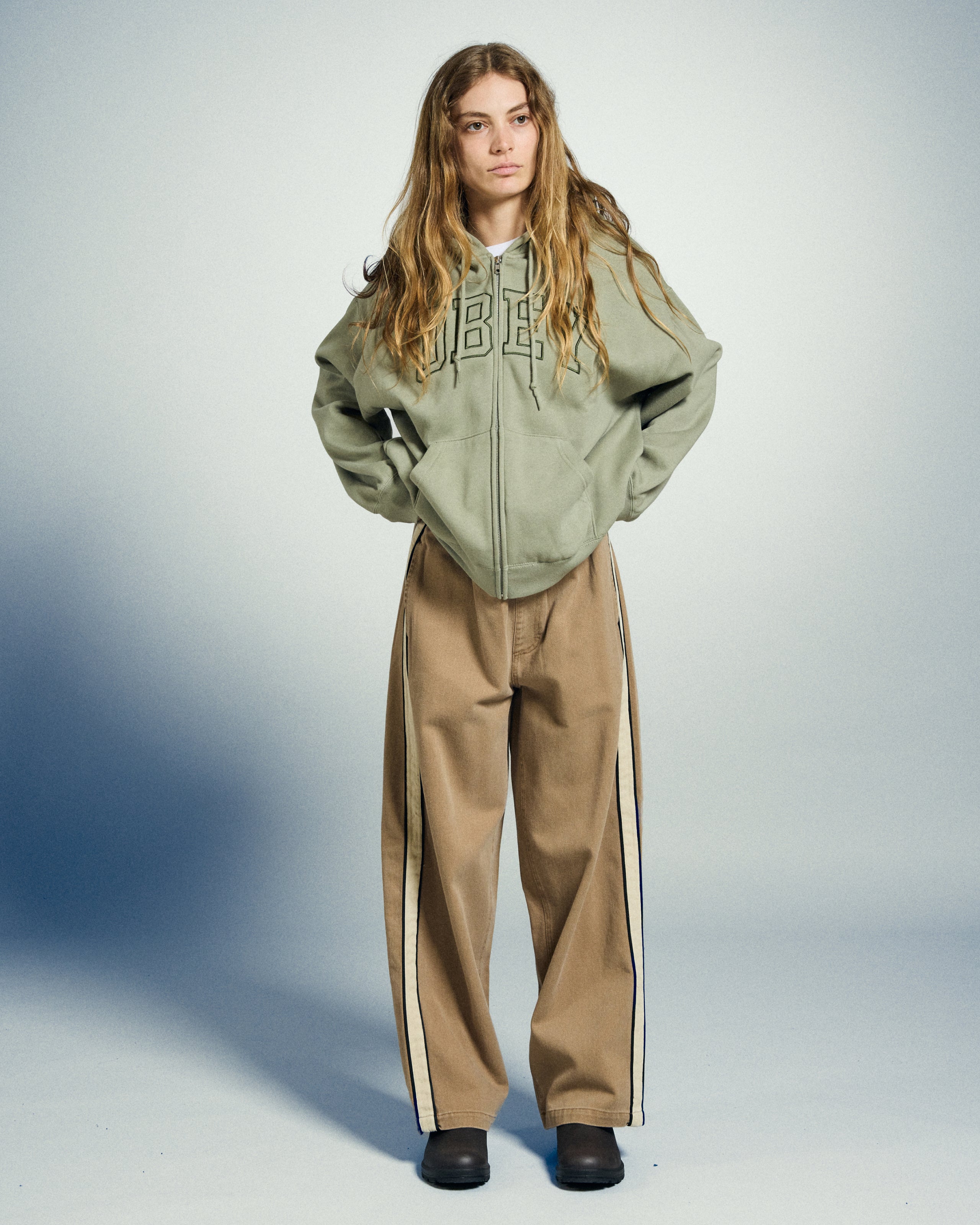 COLLEGIATE BAGGY ZIP HOOD (zoomed)