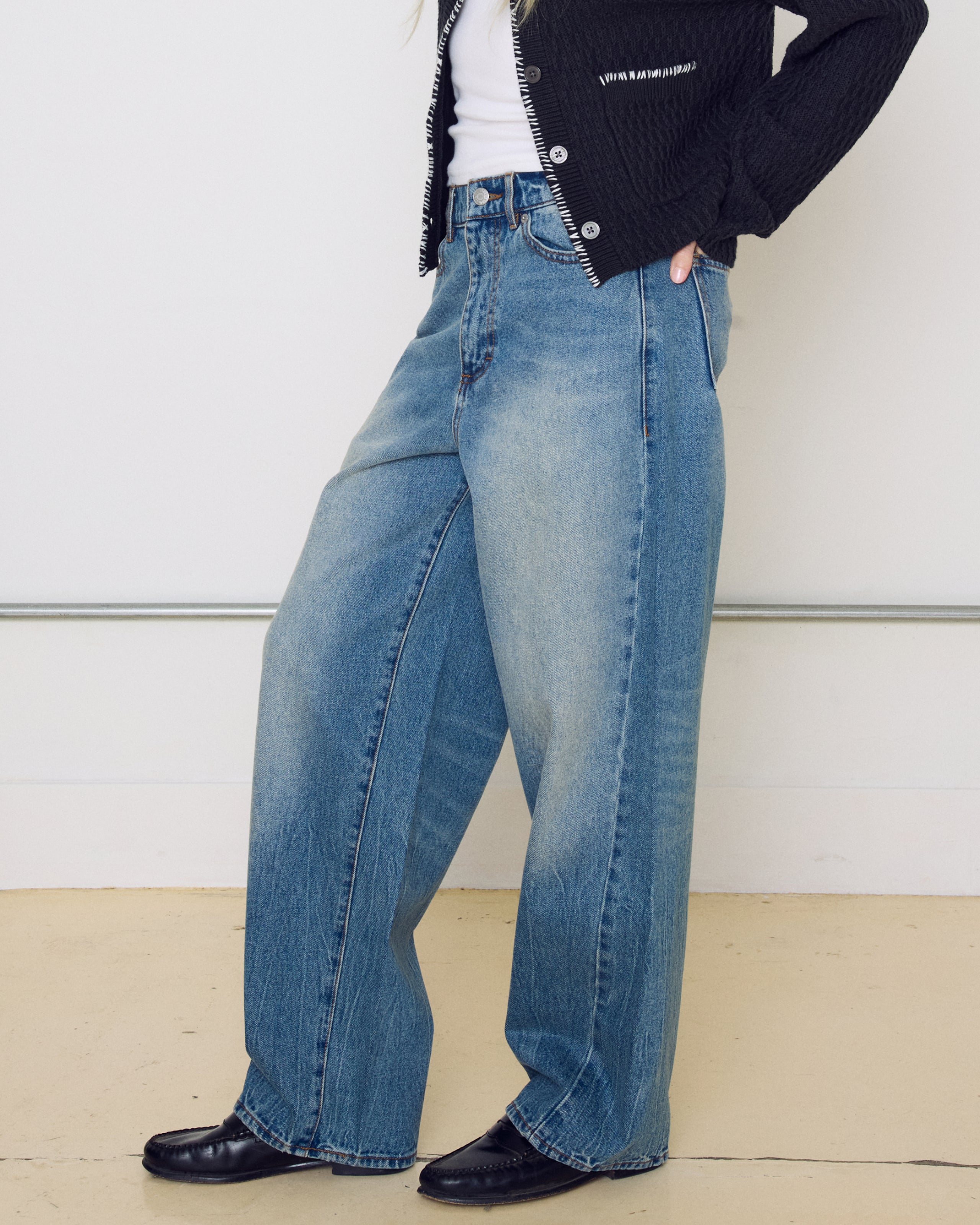 obey-leah-iii-baggy-denim-heavy-vintage-indigo (zoomed)