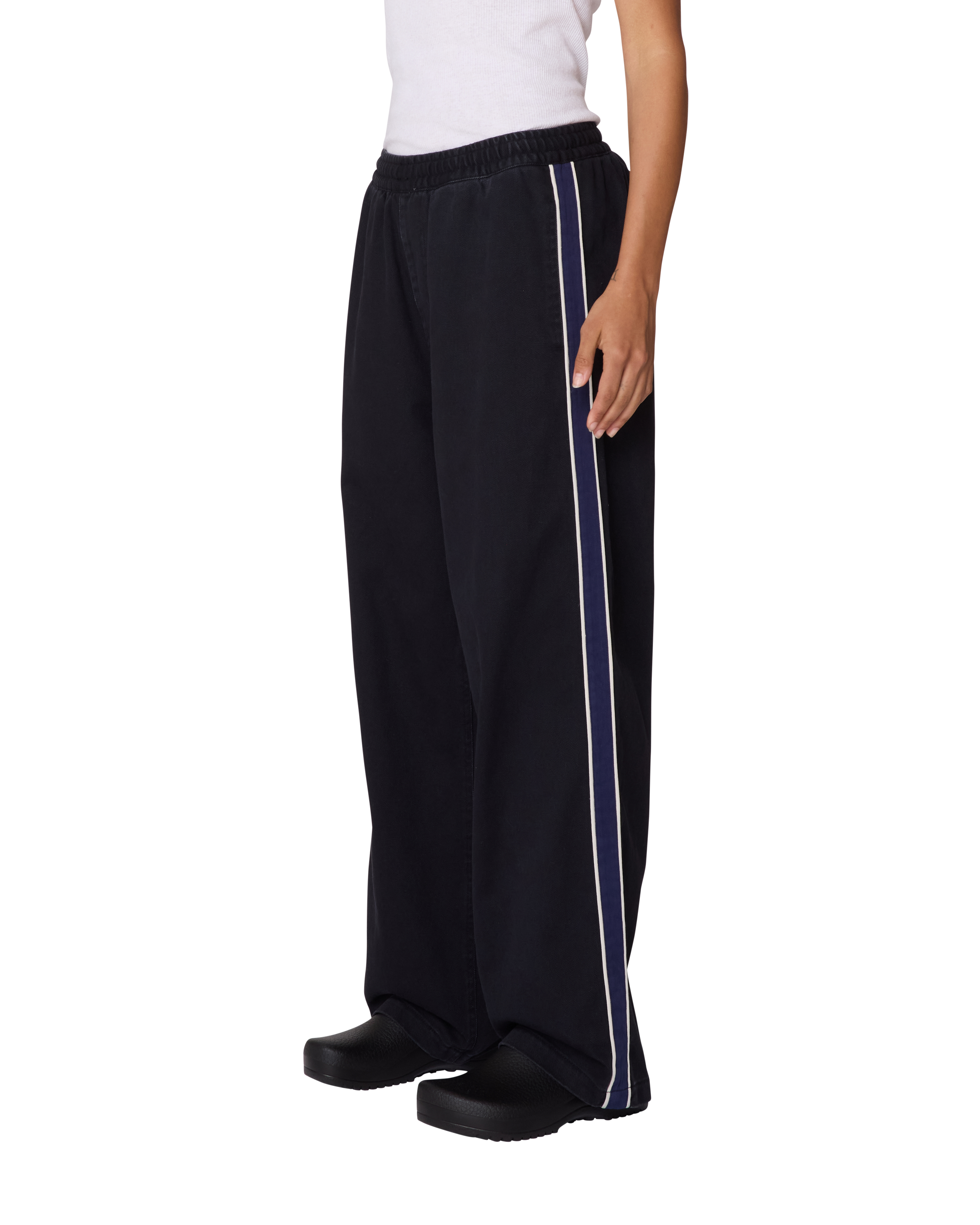 ASTRID SIDE STRIPE PANT (zoomed)