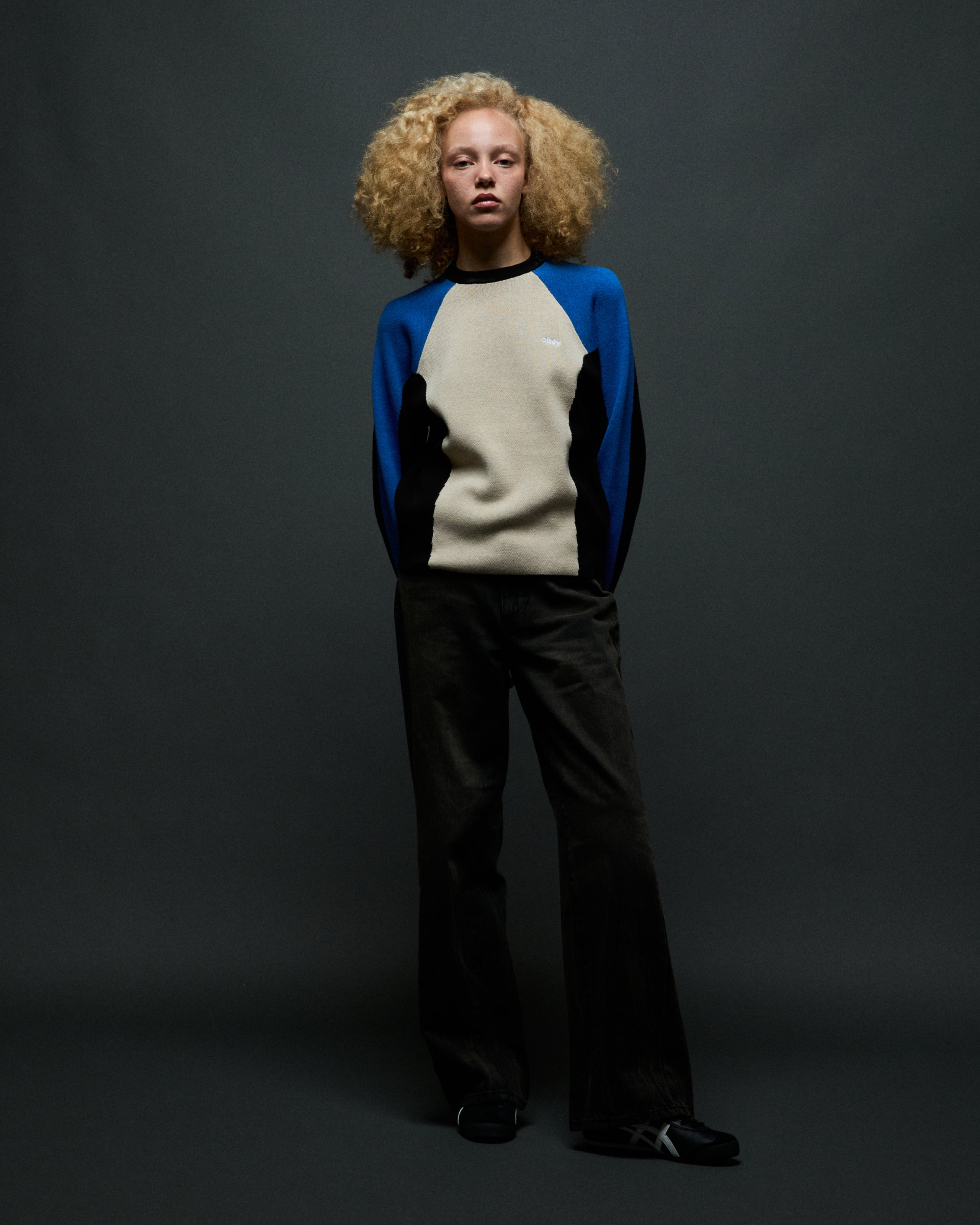 ANGIE CREW SWEATER (zoomed)