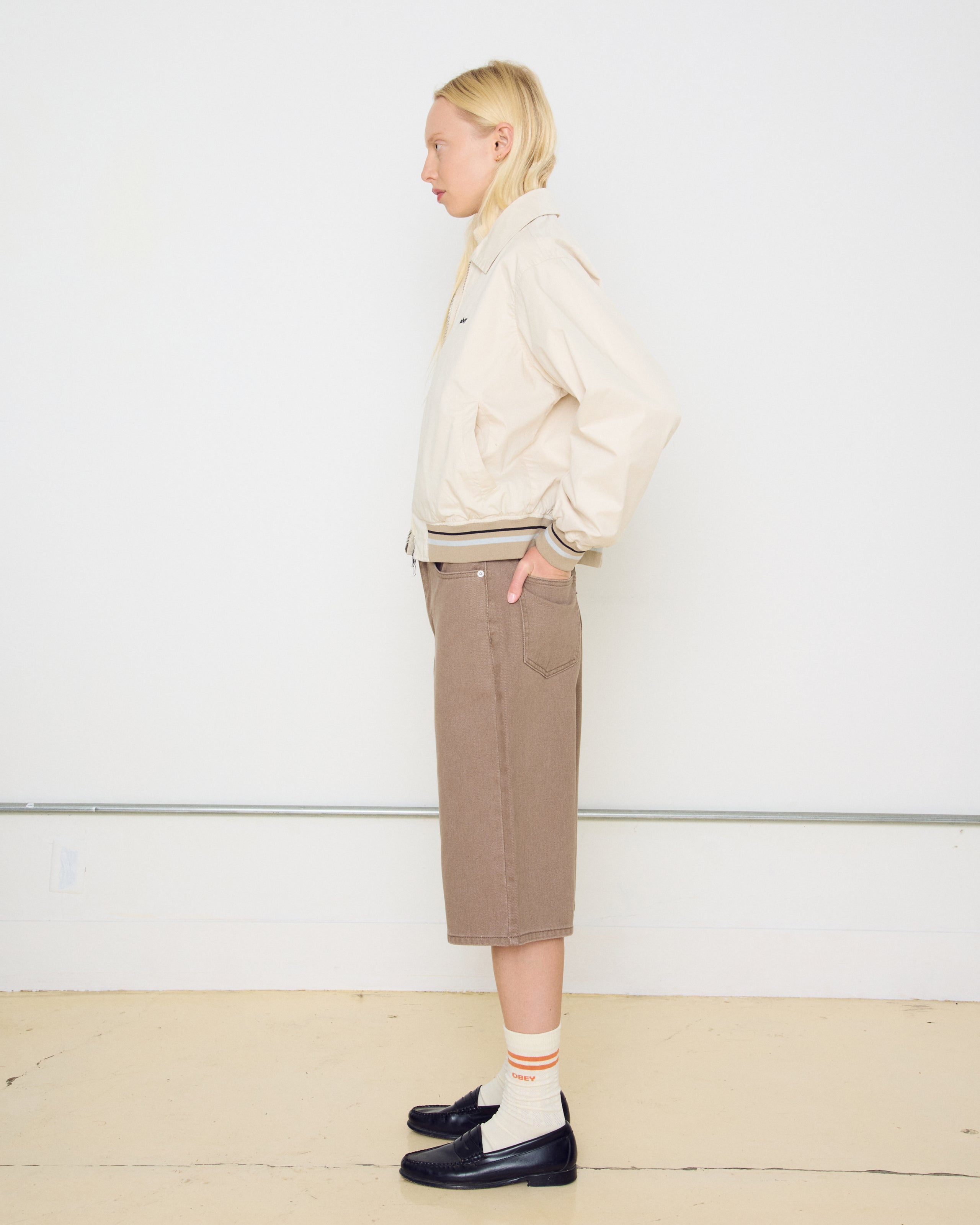 obey-karina-long-denim-short-walnut (zoomed)