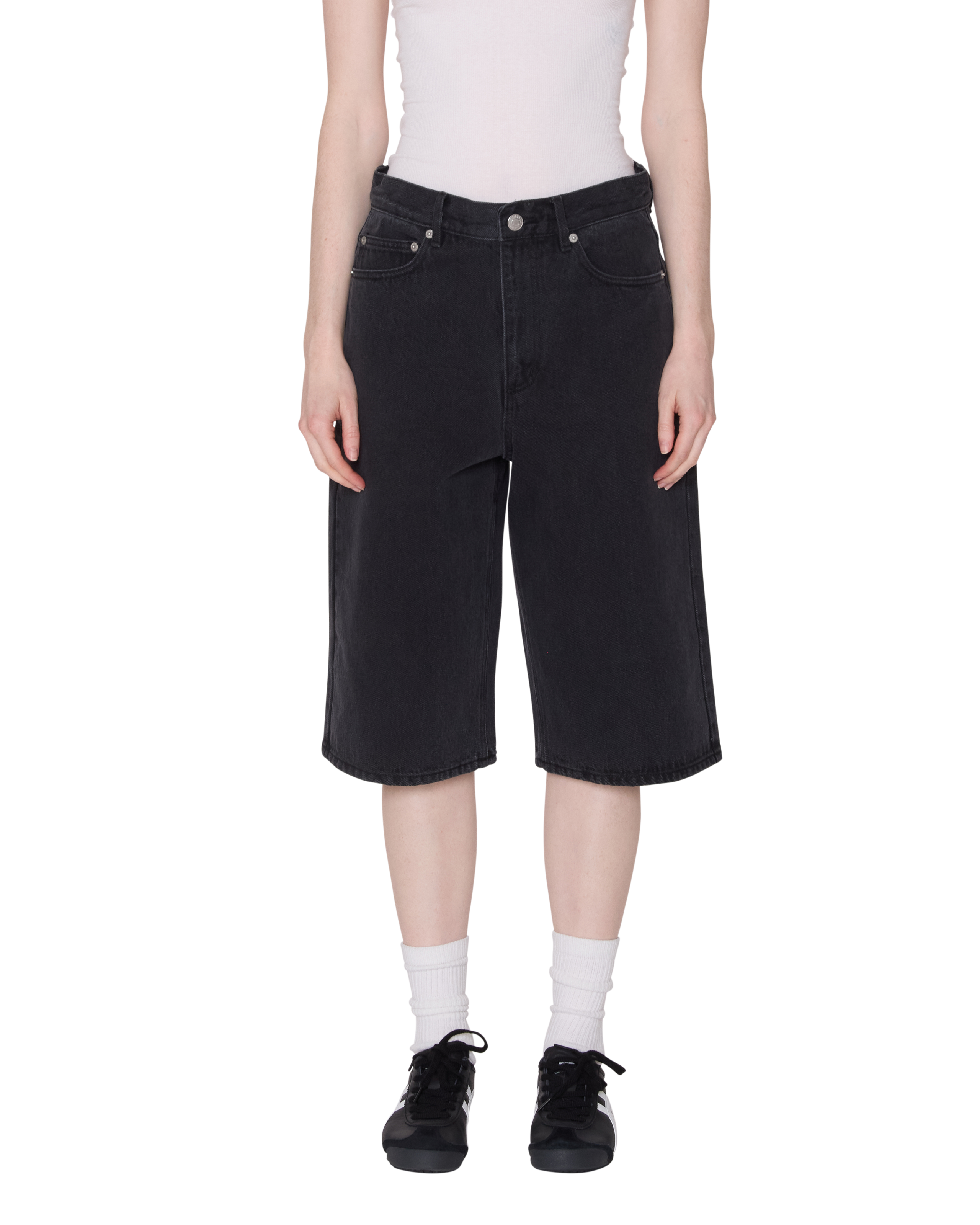 obey-karina-long-denim-short-washed-black (zoomed)