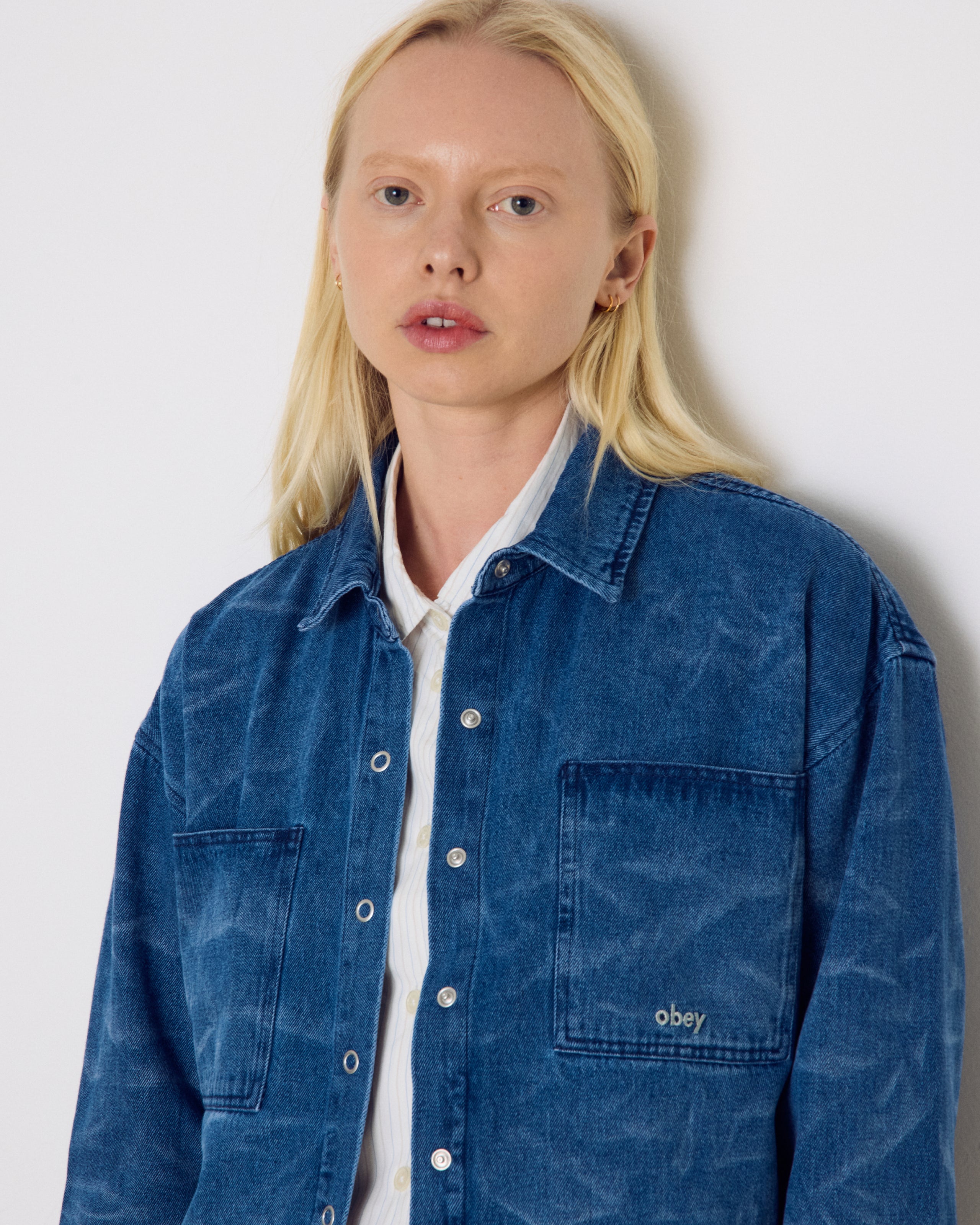 obey-trinity-wrinkle-denim-shirt-medium-stonewash-ind-wrinkle (zoomed)